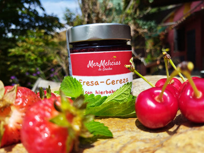 Mermelada de Fresa y Cereza con Hierbabuena | Mermelicias de Gredos 230 g