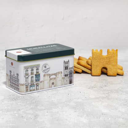 Lata de Murallitas Santa Teresa de 250 g junto a galletas de mantequilla con forma de muralla