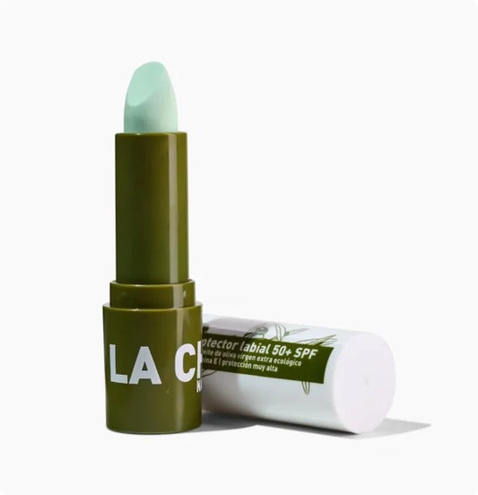Protector Labial SPF 50+ La Chinata en stick de 4 g sobre fondo blanco